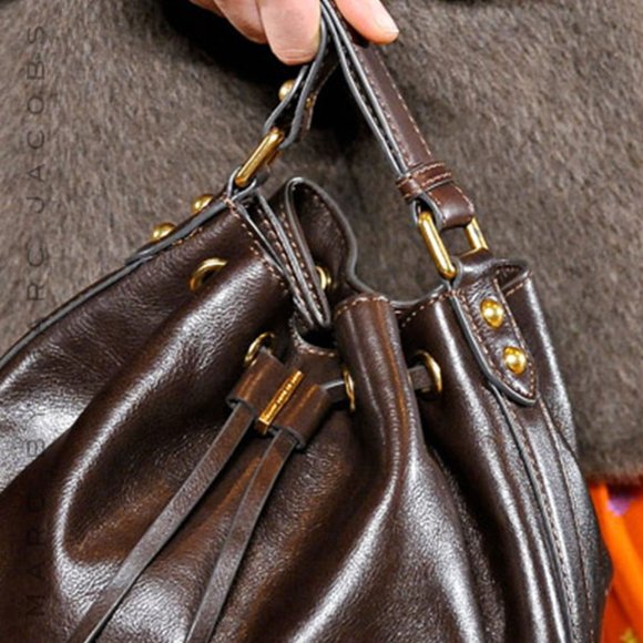 MARC BY MARC JACOBS Regine Voyage Drawstring Bucket Bag - Picture 15 of 16